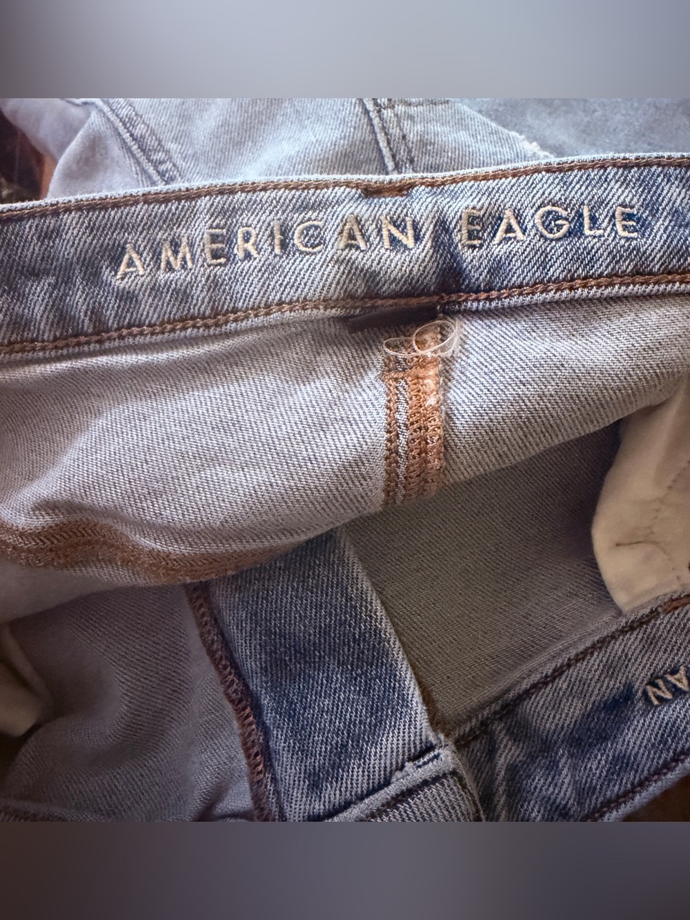 American Eagle Women's Light Blue Distressed Mom Jeans Size 18R - Picture 3 of 10